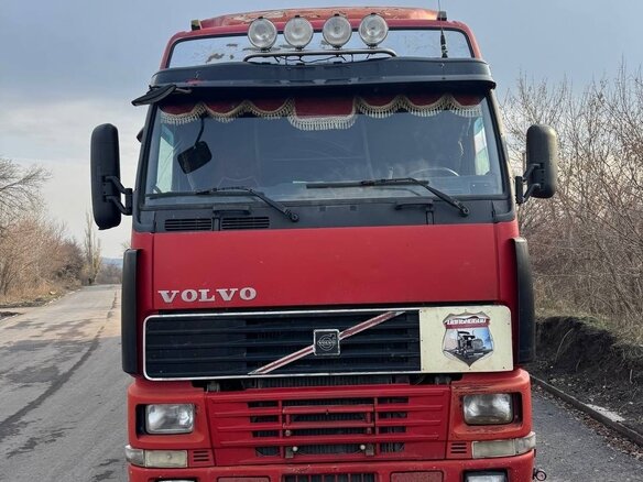 1995 Volvo FH, красный, 4000000 рублей