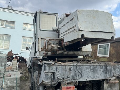 1993 КрАЗ КС-3575А, серебристый, 700000 рублей, вид 2