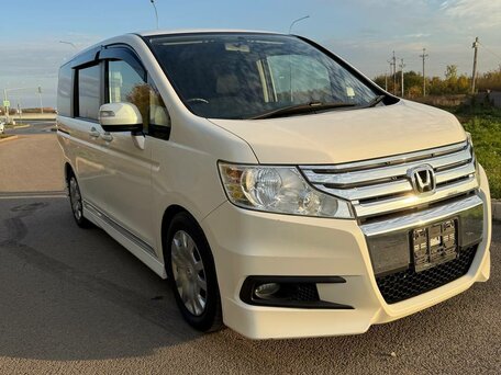 2012 Honda Stepwgn Spada IV, белый, 690000 рублей, вид 4