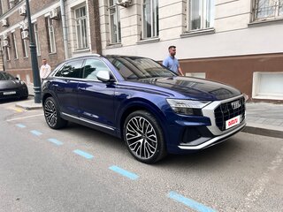 2020 Audi Q8 50 TDI I (4M), синий, 9700000 рублей, вид 2
