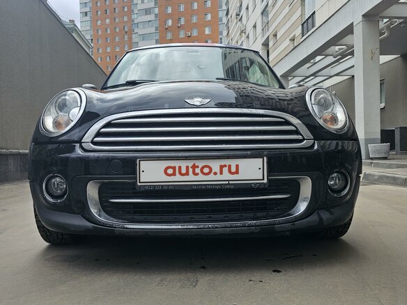2013 Mini Hatch Cooper II (R56) Рестайлинг, чёрный, 900000 рублей - вид 2