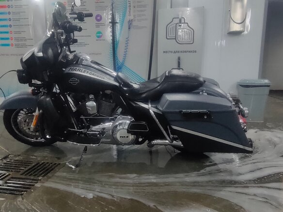 2011 Harley-Davidson Electra Glide, серый, 870000 рублей - вид 3