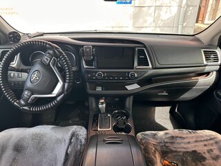 2015 Toyota Highlander III (XU50), серебристый, 3500000 рублей, вид 4