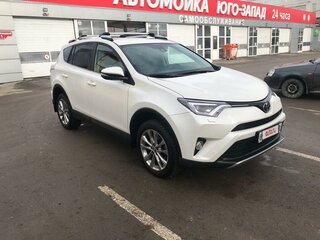 2017 Toyota RAV4 IV (XA40) Рестайлинг, белый, 2950000 рублей, вид 1