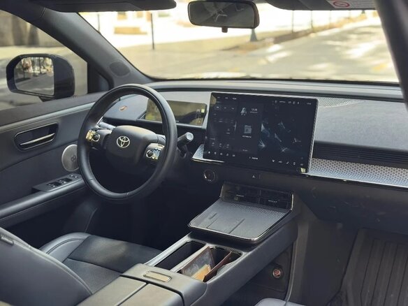 2026 Toyota bZ3X 58.3 kWh, серый, 2730000 рублей - вид 7