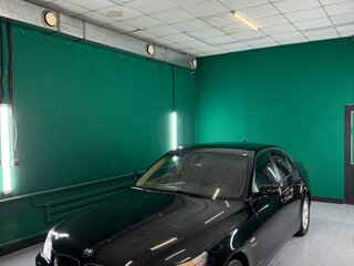 2004 BMW 5 серии 525i V (E60/E61), чёрный, 600000 рублей, вид 2