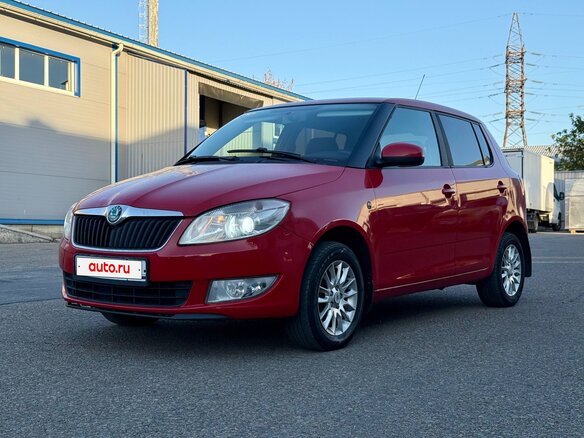 2011 Skoda Fabia II Рестайлинг, красный, 600000 рублей