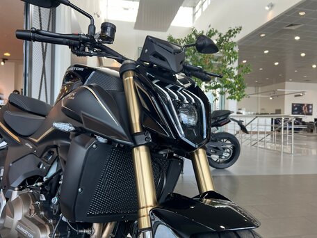 2026 QJMotor SRK 550, чёрный, 549000 рублей, вид 2