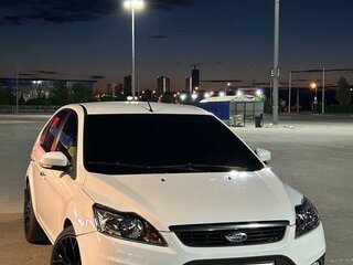 2011 Ford Focus II Рестайлинг, белый, 600000 рублей, вид 3