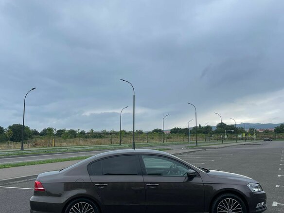 2013 Volkswagen Passat B7, коричневый, 950000 рублей - вид 3