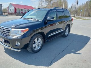 2013 Toyota Land Cruiser 200 Series Рестайлинг 1, чёрный, 4950000 рублей, вид 1
