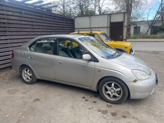 2002 Toyota Prius I Рестайлинг (XW10), серебристый, 280000 рублей, вид 2