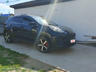 2019 Kia Sportage IV Рестайлинг, чёрный, 1950000 рублей, вид 4