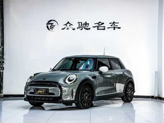 2022 Mini Hatch One III (F55/F56) Рестайлинг 2, серебристый, 2100000 рублей, вид 2