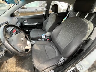 2014 Kia Rio 4-speed III, жёлтый, 900000 рублей, вид 5