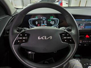 2023 Kia Niro II, серый, 1978000 рублей, вид 5