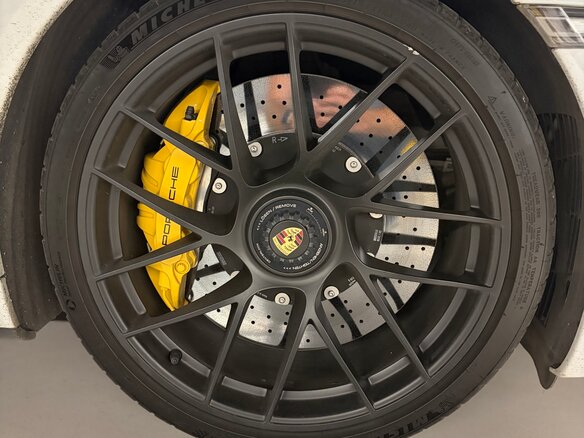 2019 Porsche 911 Carrera 4 GTS VII (991) Рестайлинг, белый, 9500000 рублей - вид 13