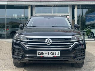 2018 Volkswagen Touareg III, чёрный, 4400000 рублей, вид 3
