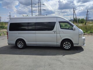 2008 Toyota HiAce H200, серебристый, 2000000 рублей, вид 3