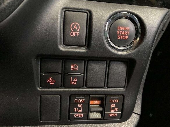 2021 Toyota Esquire I Рестайлинг, чёрный, 2000000 рублей - вид 12