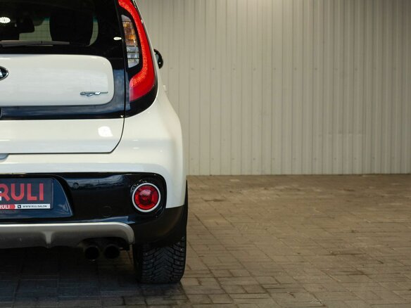 2016 Kia Soul II Рестайлинг, белый, 1560000 рублей - вид 13