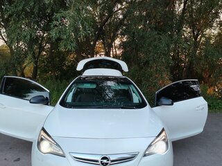 2014 Opel Astra GTC J Рестайлинг, белый, 750000 рублей, вид 3