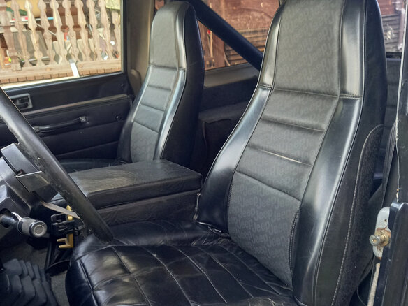 1986 Jeep Wrangler I (YJ), чёрный, 850000 рублей - вид 9