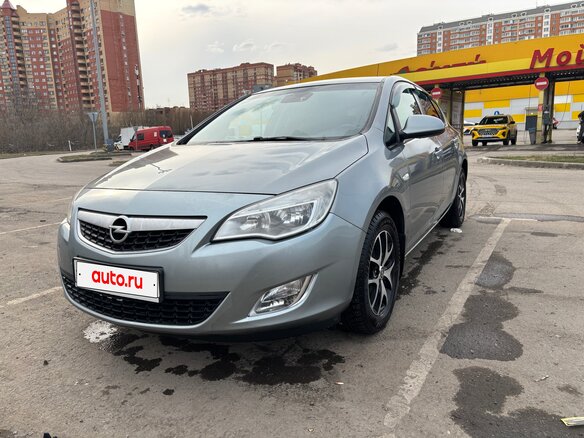2011 Opel Astra J, серебристый, 600000 рублей