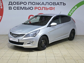 2016 Hyundai Solaris I Рестайлинг, серебристый, 950000 рублей, вид 1