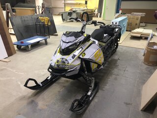 2016 BRP Ski-Doo Summit 850, чёрный, 1000000 рублей, вид 2