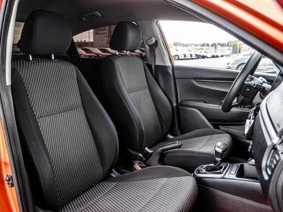 2017 Kia Rio IV, оранжевый, 1000000 рублей - вид 11