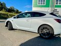 2011 Opel Astra GTC J Рестайлинг, белый, 780000 рублей - вид 9