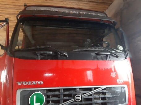 2008 Volvo FH, красный, 4600000 рублей, вид 1