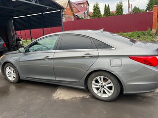 2013 Hyundai Sonata VI (YF), серый, 810000 рублей, вид 4