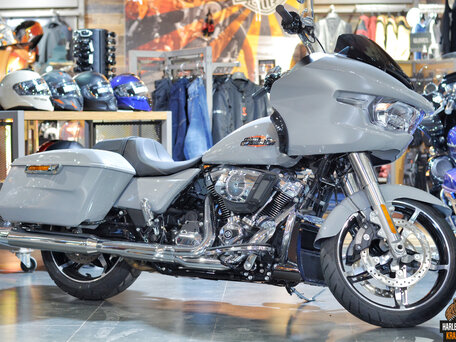 2024 Harley-Davidson Road Glide Special, серебристый, 4100000 рублей, вид 3