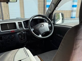 2006 Toyota HiAce H200, белый, 1650000 рублей, вид 5