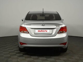 2015 Hyundai Solaris I Рестайлинг, серебристый, 850000 рублей, вид 4