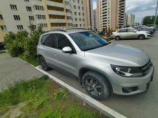 2012 Volkswagen Tiguan I Рестайлинг, серебристый, 1100000 рублей, вид 2