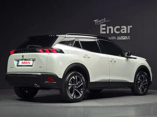 2023 Peugeot 2008 II, белый, 1700000 рублей, вид 3