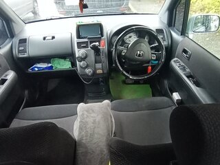 2003 Honda Mobilio Spike I, серебристый, 385000 рублей, вид 3