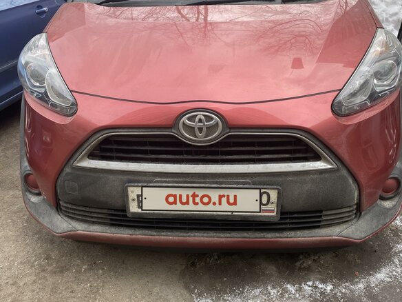 2018 Toyota Sienta II, красный, 1780000 рублей - вид 15