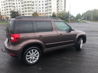 2015 Skoda Yeti I Рестайлинг, коричневый, 1850000 рублей, вид 3
