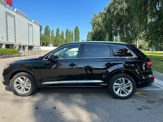 2022 Audi Q7 55 TFSI e II (4M) Рестайлинг, чёрный, 9900000 рублей, вид 4