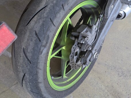 2021 Kawasaki Z 650, чёрный, 745000 рублей, вид 3