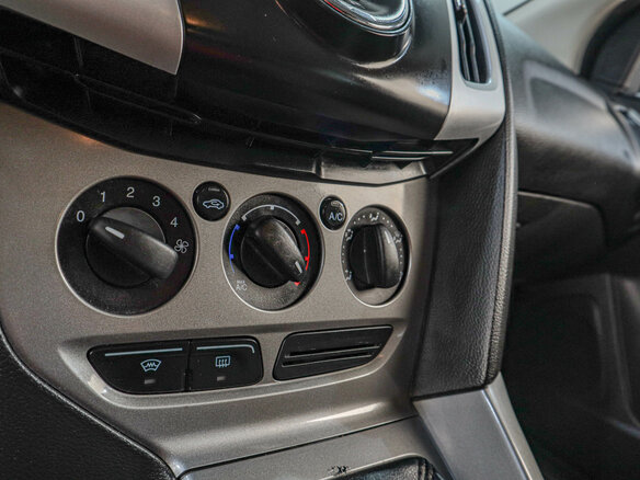 2013 Ford Focus III, синий - вид 13