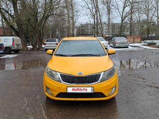 2013 Kia Rio 4-speed III, жёлтый, 550000 рублей, вид 1