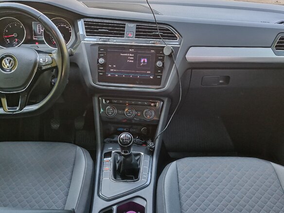 2019 Volkswagen Tiguan II, чёрный, 2650000 рублей - вид 13