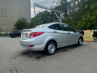 2012 Hyundai Solaris I, серебристый, 580000 рублей, вид 4