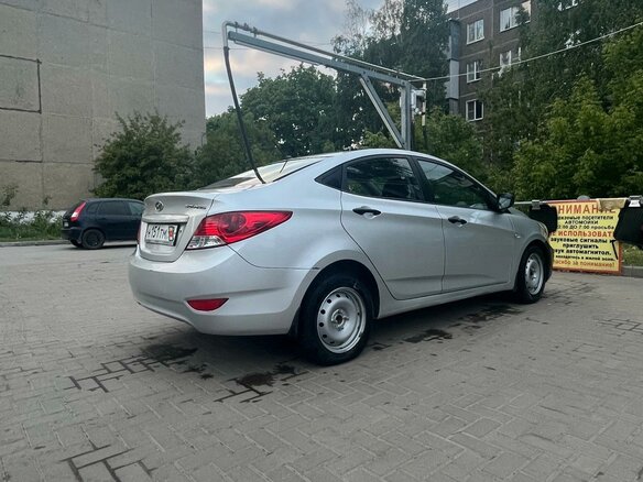 2012 Hyundai Solaris I, серебристый, 580000 рублей - вид 3