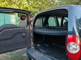 2010 Chevrolet Niva I Рестайлинг, чёрный, 550000 рублей, вид 2